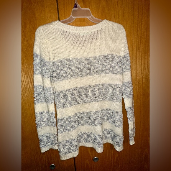 Maurices White and Silver Long-Sleeved Sweater Large - Picture 6 of 6